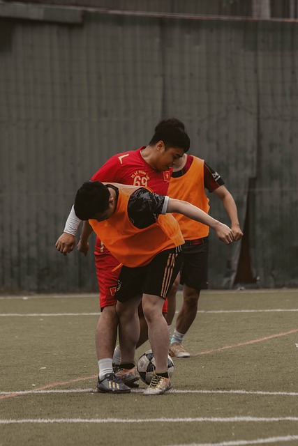 並通過觀看 並通過觀看